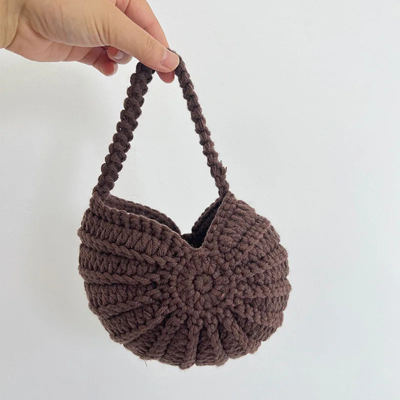 Polyester Hand-Woven Conch Shell Bag | Cute Pearls Chain Novelty Crossbody Bag Luxegan