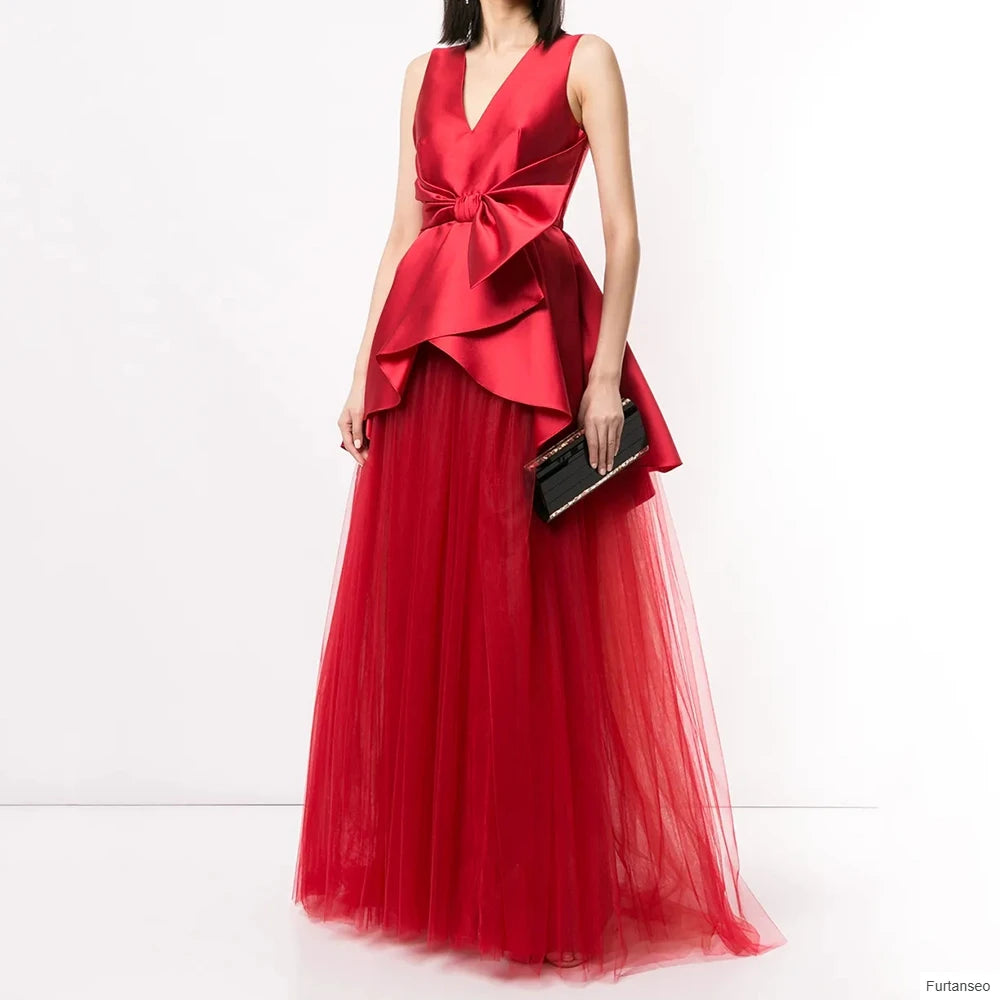 Pleat Backless Mermaid Prom Gown | V-Neck Sleeveless Floor-Length Evening Dress Luxegan