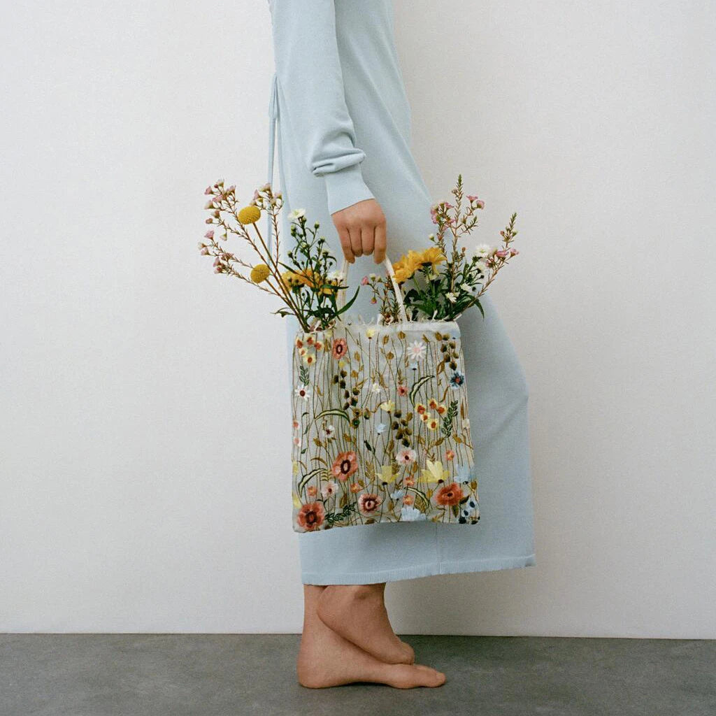 Hot Selling European And American Fashion Bag | New Mesh Full Hand Embroidered Flower Shoulder Bag & Lace Tote Luxegan