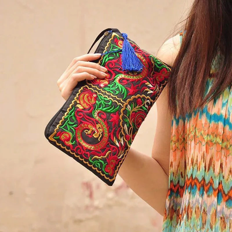 Luxury Design Flowers Clutches Pouch | Fashion Women's Wallet Wrist Handbag & Lady Vintage Envelope Phone Purse (Card Holders Pocket) Luxegan