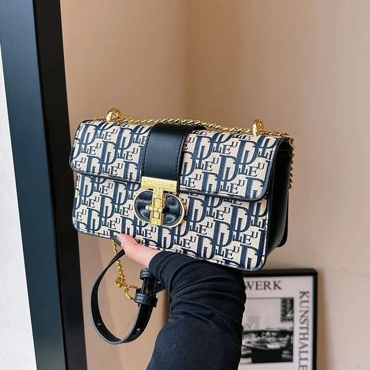 Letter Print Lock Luxury Handbags | Women's Shoulder Bags & Designer Crossbody Purses (Chain Strap Clutch Bag) Luxegan