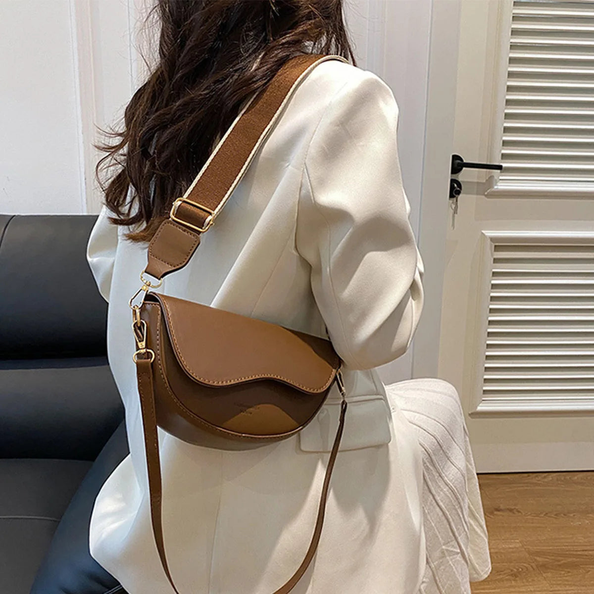 Casual Minimalist Ladies Crossbody Saddle Bag | Fashionable Underarm Bucket Bag | Trendy Split Leather Shoulder Bag for Women (Versatile Daily Use) Luxegan