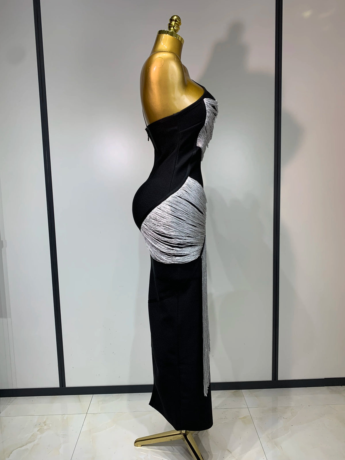 Women's Black Sleeveless Bodycon Dress with Silver Tassel Luxegan