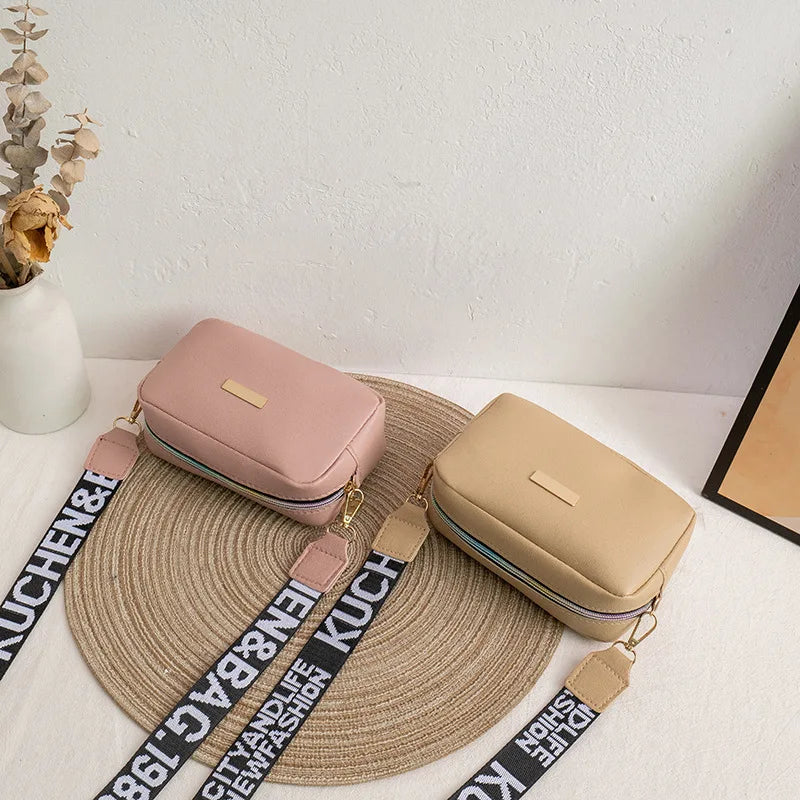 Women's Small Crossbody Bag | Contrasting Letters & Square Shoulder Bag Luxegan