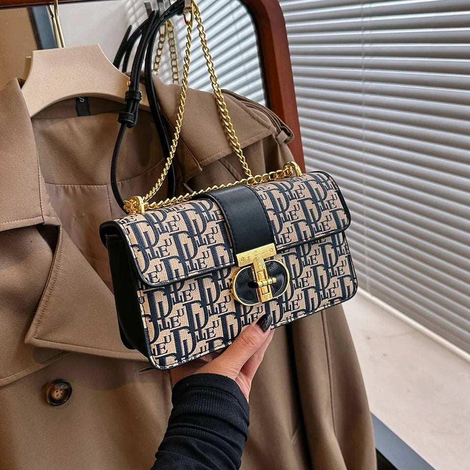 Letter Print Lock Luxury Handbags | Women's Shoulder Bags & Designer Crossbody Purses (Chain Strap Clutch Bag) Luxegan