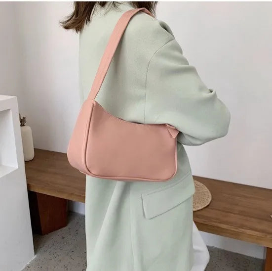 Casual One-Size Women’s Shoulder Bag | Sophisticated Armpit Portable Bag | Luxury Designer Baguette Purse | Fashion-Forward PU Leather Side Bag with Interior Slot Pocket (Model: Portable Bag) Luxegan