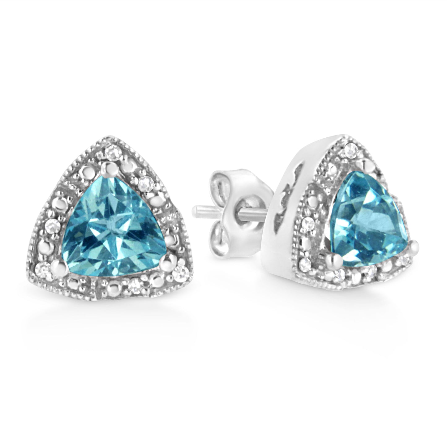 Aretes de oro blanco de .925 con topacio azul de corte trillón de 6x6 mm y acento de diamante (color I-J, claridad I1-I2)