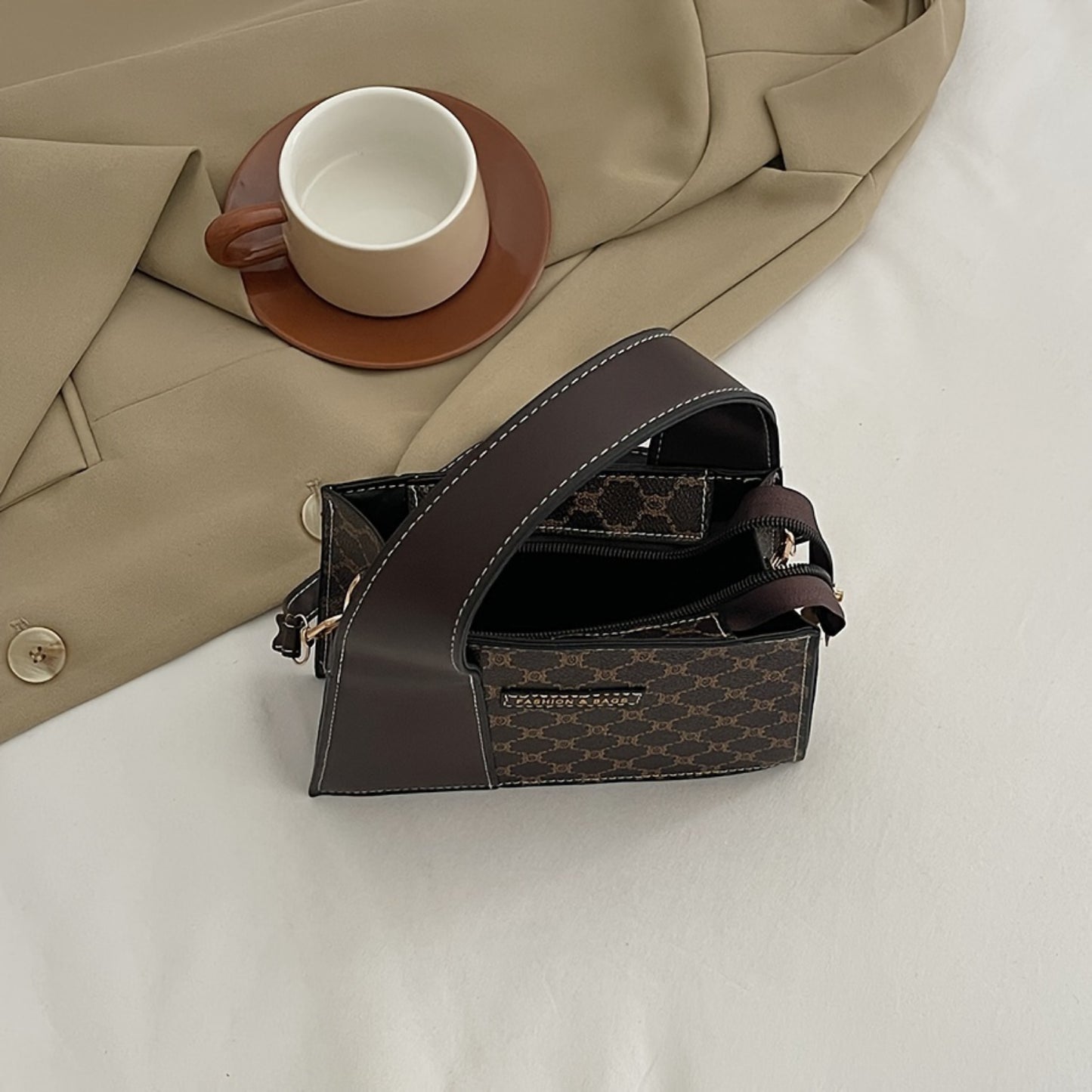 Designer Mini Crossbody Bag, Vintage-Inspired PU Shoulder Handbag for Women, Chic Commuter Tote with Metallic Clasp