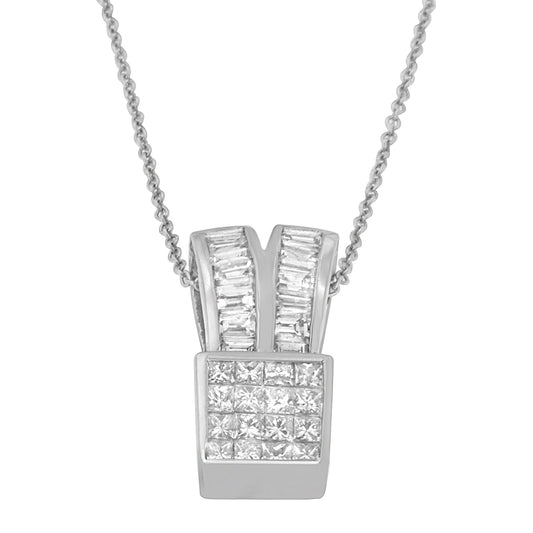 Collar con colgante de corazón y cinta de oro blanco de 14K con diamantes corte princesa y baguette de 1 5/8 cttw (G-H, VS1-VS2)