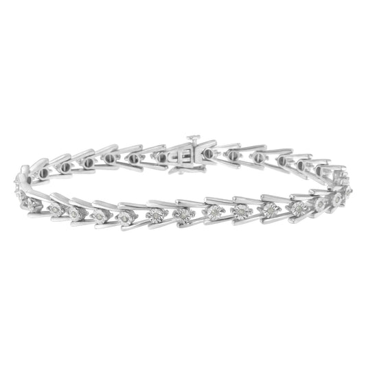 Pulsera elegante y abierta en "V" de plata de ley .925 con diamante de 1/4 qt. engaste milagro (color I-J, claridad I3) - 7.5"