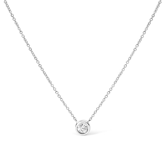 Collar con colgante solitario moderno de oro blanco de 10 quilates con diamante redondo talla brillante de 0,10 quilates engastado en bisel de 40,64-45,72 cm (color H-I, claridad SI2-I1)