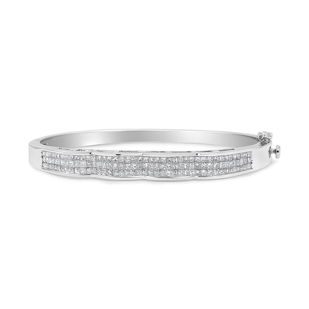 Pulsera Rígida de Oro Blanco de 14K con Diamantes de Talla Princesa Engastados con Engaste Invisible de 3 1/3 Cttw en Diseño Ondulado (Color H-I, Claridad SI1-SI2) - Talla 7"