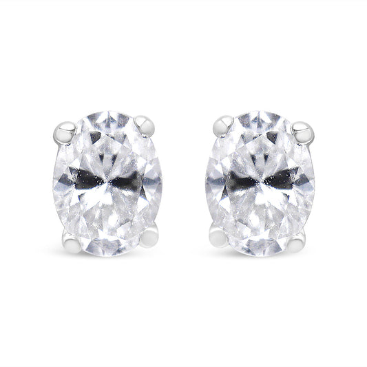 Pendientes de botón solitario ovalados de 1,00 Cttw de diamante cultivado en laboratorio de oro blanco de 14K (color F-G, claridad VS2-SI1)