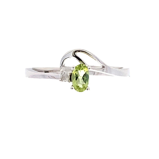 Anillo de peridoto y diamante de 0,02 qt en oro blanco de 10 kt