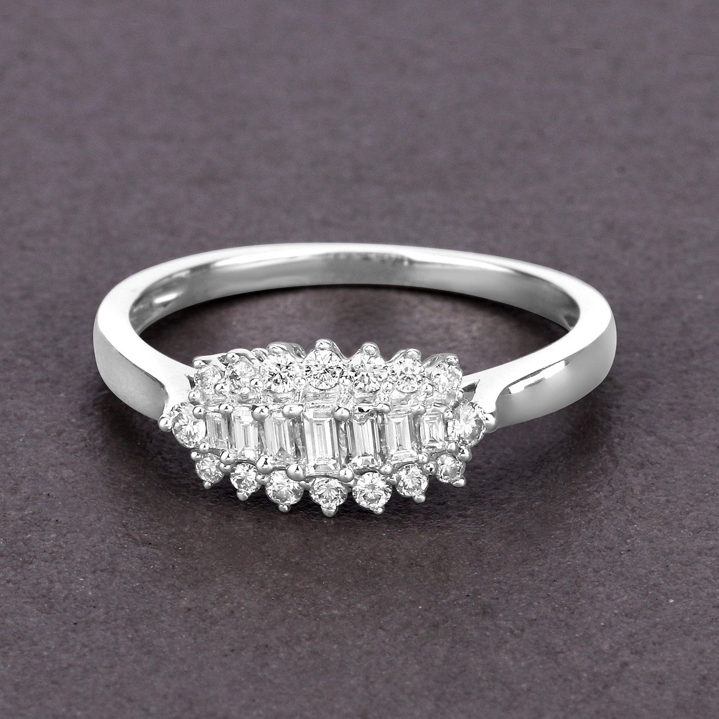 Anillo de oro blanco de 14 quilates con diamante blanco auténtico de 0,37 quilates (color E-F, claridad VS-SI)