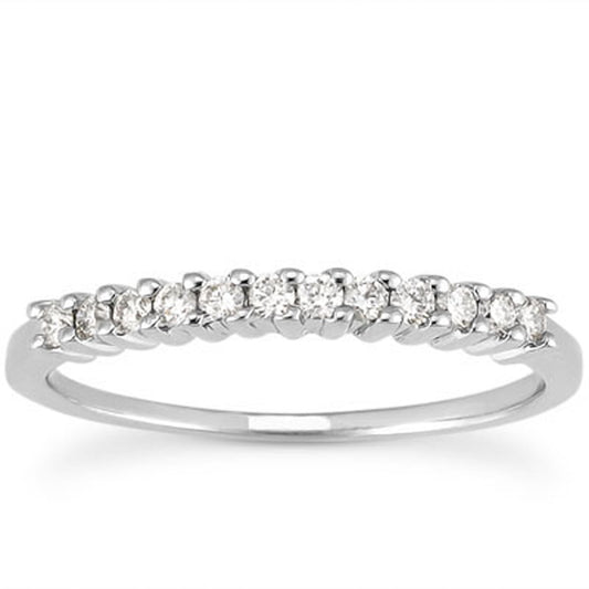 Anillo de boda de oro blanco de 14k con diamantes y garras compartidas elevadas