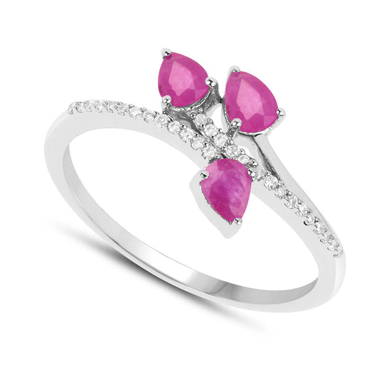 Anillo de oro blanco de 14K con rubí genuino de 0.68 quilates y diamantes blancos