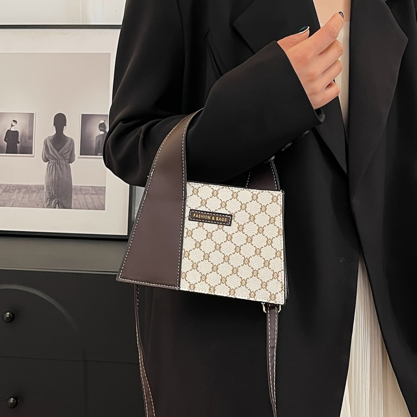 Designer Mini Crossbody Bag, Vintage-Inspired PU Shoulder Handbag for Women, Chic Commuter Tote with Metallic Clasp