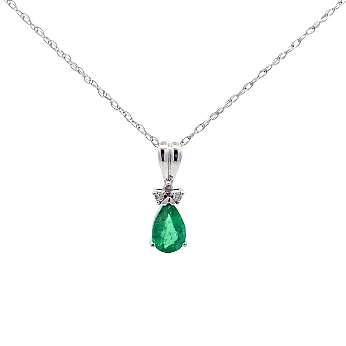 Colgantes de moda de diamante esmeralda de 0,29 qt en oro blanco de 10 kt