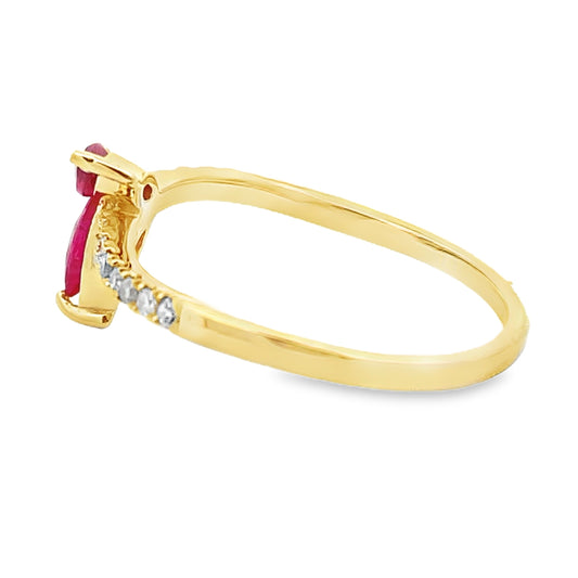 Anillo de oro amarillo de 14 quilates con rubí de 0,35 ct y diamantes