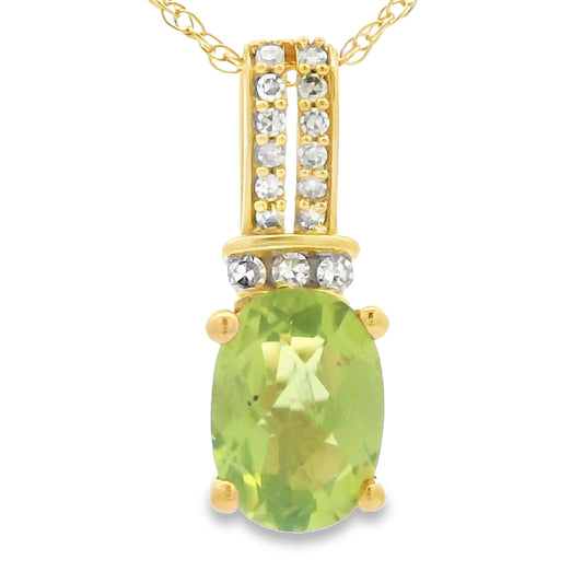 Colgantes de moda de peridoto y diamante de 0,37 ct de oro amarillo de 10 kt