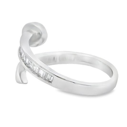 Anillo de diamante de .35 ct de oro blanco de 14 kt