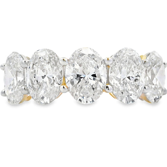 Anillo de boda con diamante de laboratorio cultivado en oro amarillo de 10 kt
