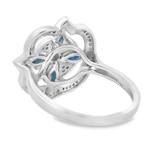 Anillo de zafiro y diamante de .88 qt en oro blanco de 14 kt