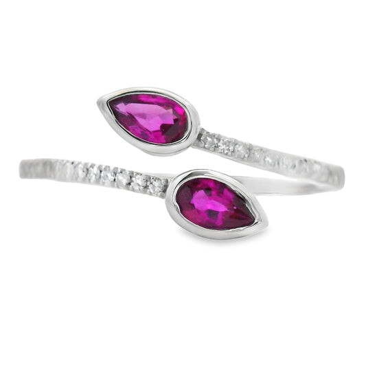 Anillo de rubí y diamantes natural de 0,64 ct en oro blanco de 14 K