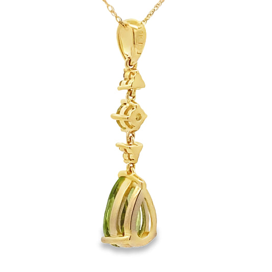 Colgantes de moda de peridoto y diamantes de oro amarillo de 10 quilates