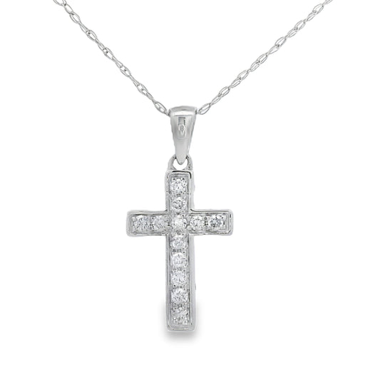 Colgante de cruz religiosa con diamantes de .12 ct en oro blanco de 14 kt