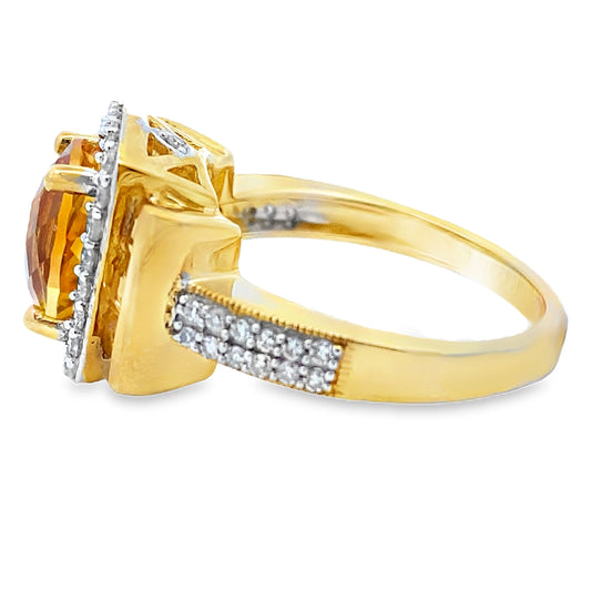 Anillo de citrino y diamantes de 2,47 ct en oro amarillo de 10 kt