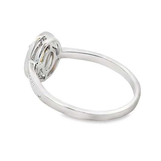 Anillo de citrino y diamante de .47 ct en oro blanco de 10 qt