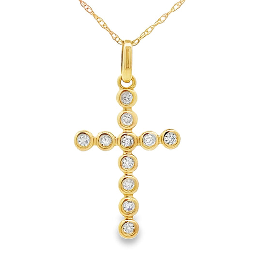 Colgante de cruz religiosa de oro amarillo de 14 quilates con diamante de 0,15 ct