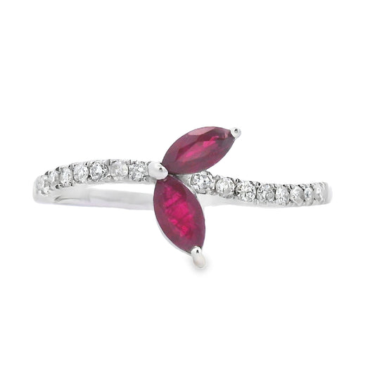 Anillo de oro blanco de 14 K con rubí y diamante de 0,35 ct
