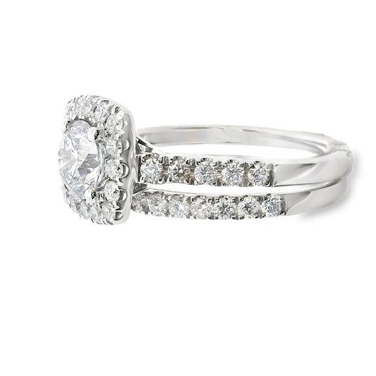 Conjunto de anillo de compromiso de diamantes cultivados en laboratorio de oro blanco de 10KT