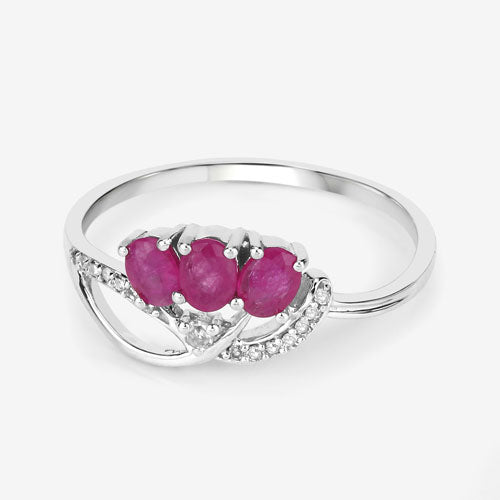 Anillo de oro blanco de 14K con rubí auténtico de 0,71 quilates y diamantes blancos