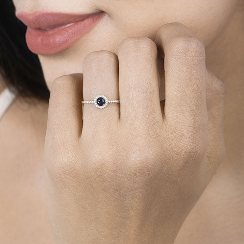 Anillo de oro amarillo de 14 quilates con zafiro azul genuino de 0,38 quilates y diamantes blancos