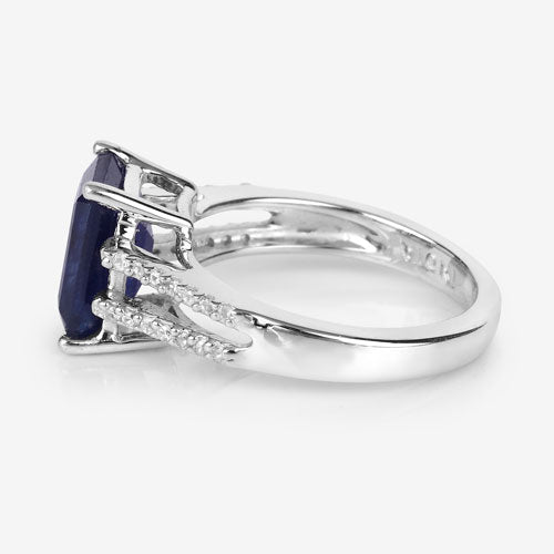 Anillo de plata de ley .925 con zafiro relleno de vidrio de 3.07 quilates y circonita blanca