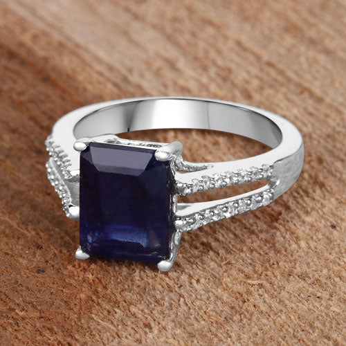 Anillo de plata de ley .925 con zafiro relleno de vidrio de 3.07 quilates y circonita blanca